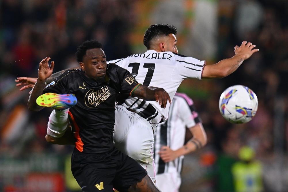 足球国足U23小将爆射破门，引网友赞叹